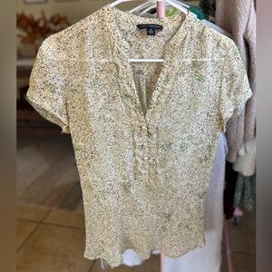 Banana Republic Green and Cream Floral Ruffle Split-Neck Blouse